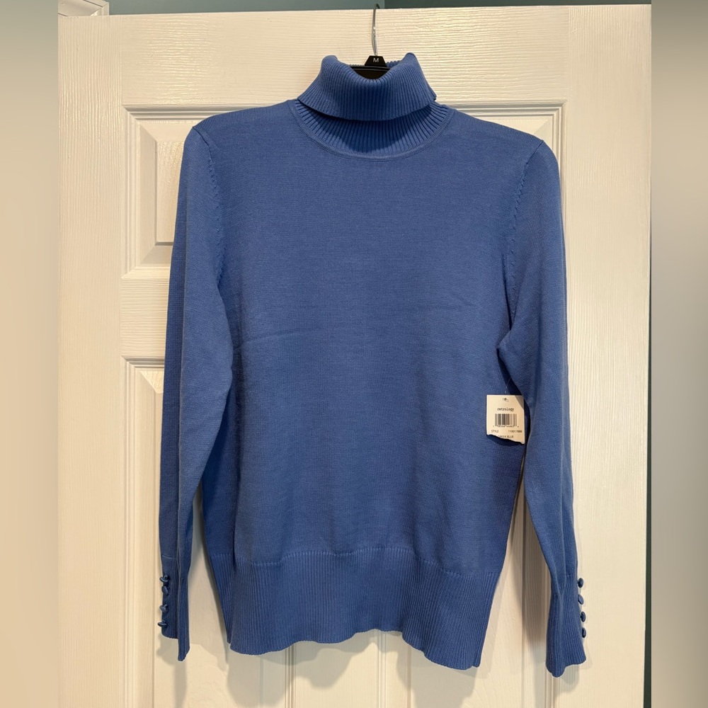 Womens Retrology Long Button Sleeve Turtleneck Sweater, size medium